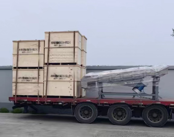 超聲波振動(dòng)篩和直線篩已裝車，準(zhǔn)備發(fā)貨