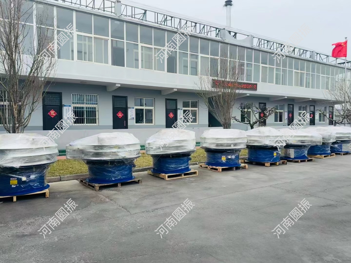 云南昆明8臺(tái)超聲波振動(dòng)篩發(fā)貨