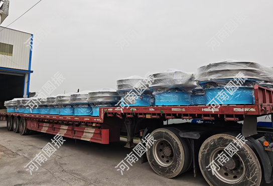 四川省德陽(yáng)市26臺(tái)超聲波振動(dòng)篩發(fā)貨